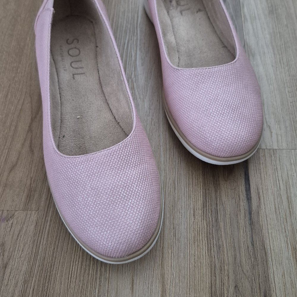 Women's Pink Flats